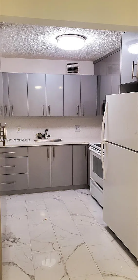 New Hampton At Century Vi — Photo 4