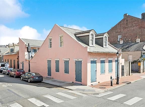 4th image of 943 Toulouse St