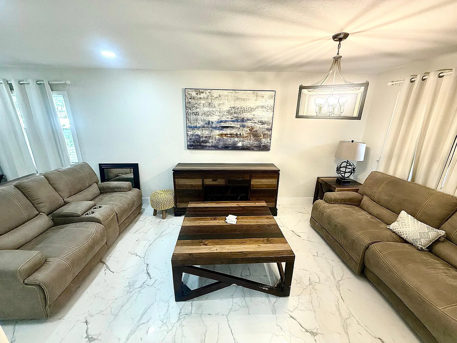 4 bed, 3.0 bath, 2326 sqft, $3,400 — Photo 3