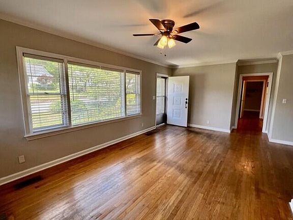 3rd image of 200 Joyce Ave