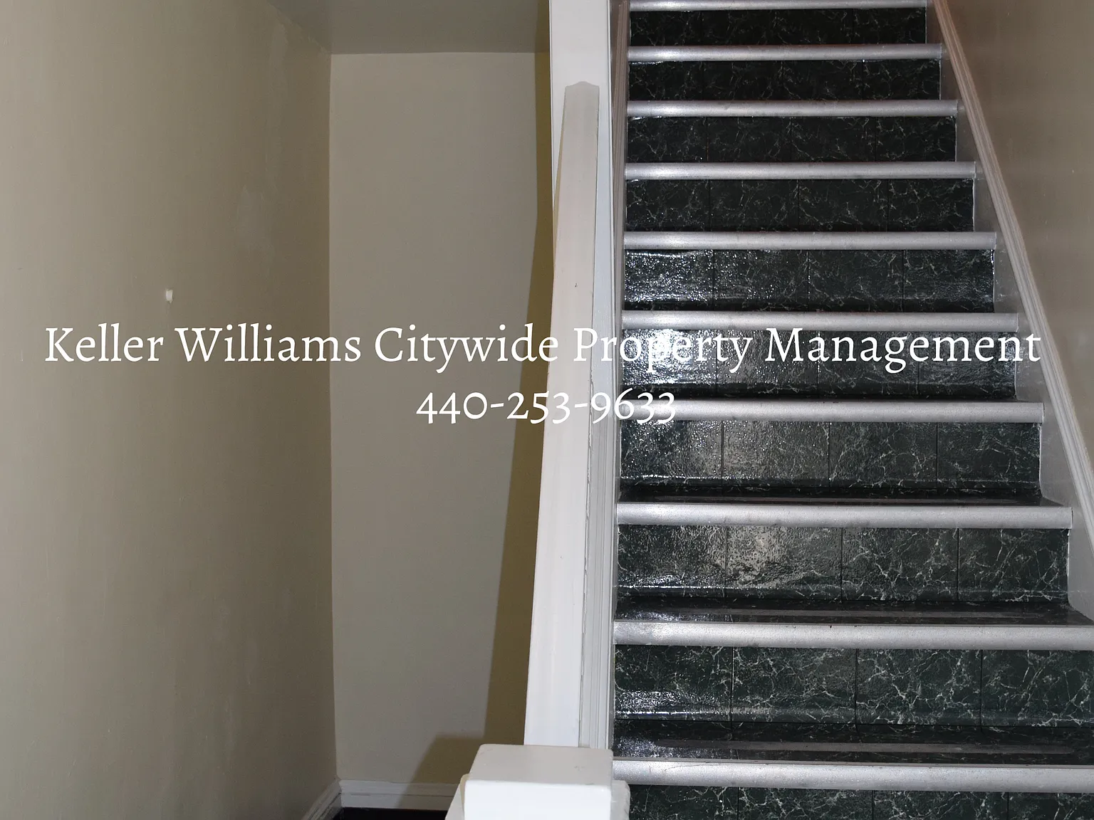 2 bedroom unit with oversized front porch! — Photo 1