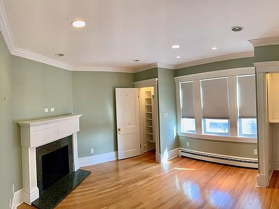 3rd image of 196 Quincy Ave #1