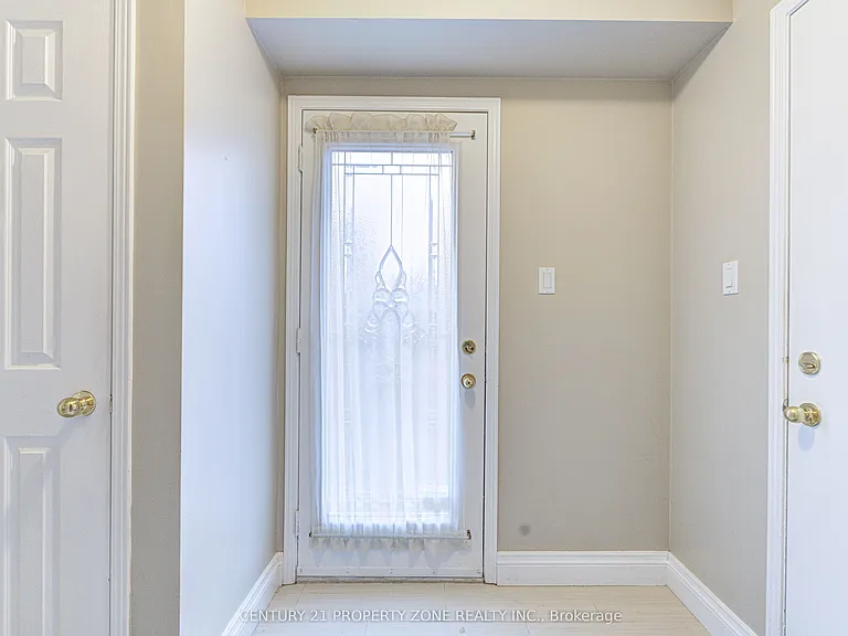 4 Compton Ct — Photo 19