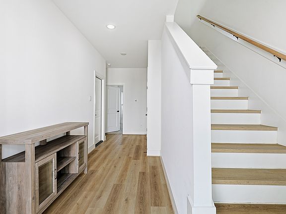 3rd image of 107 W Whitney St #C