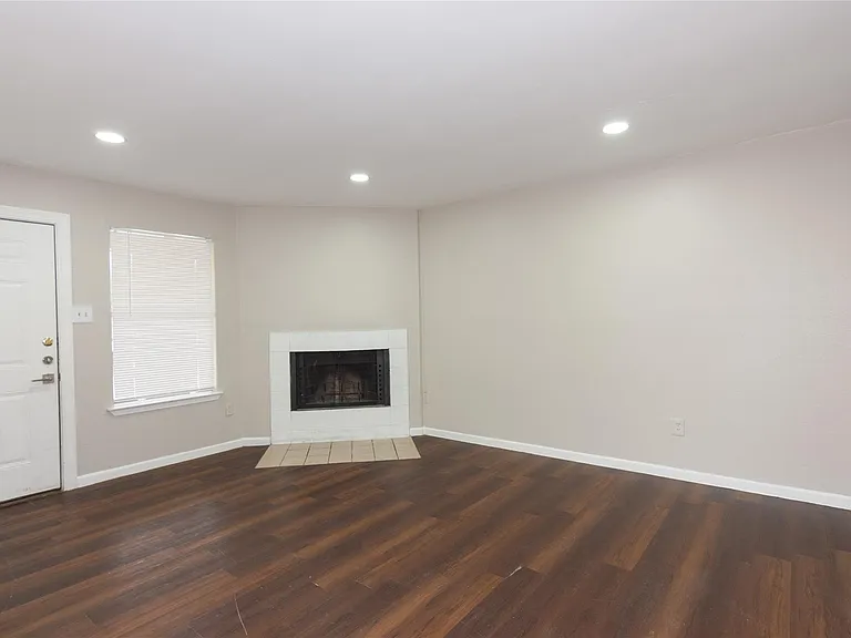 1603 Onion Creek Village Dr #C — Photo 8