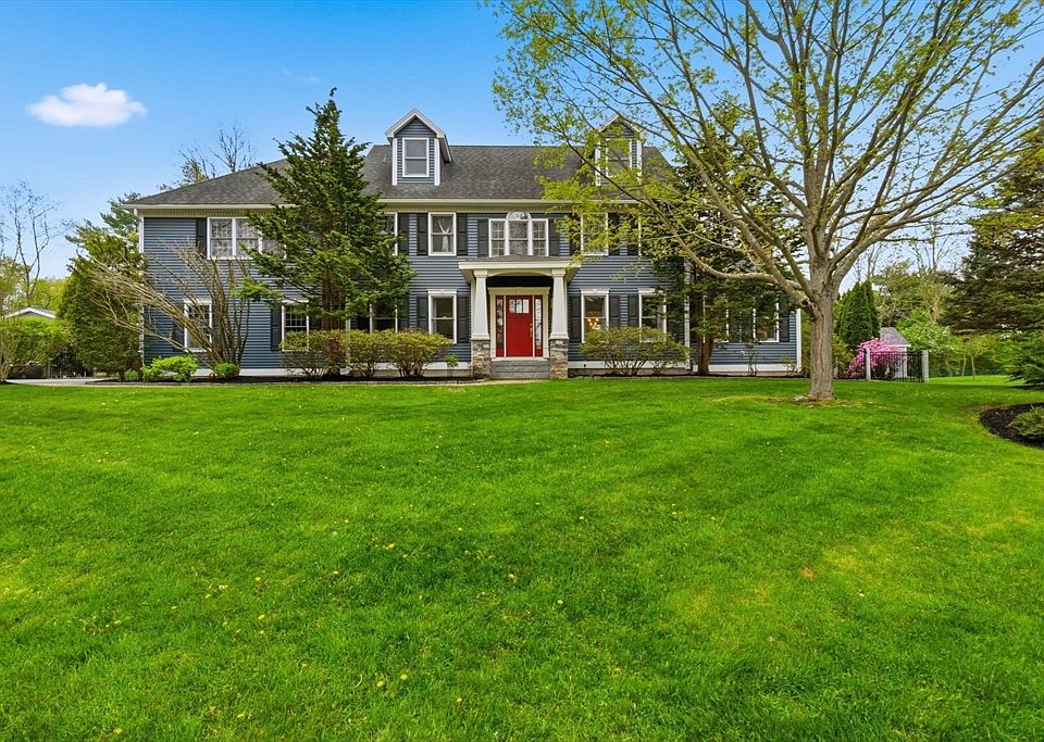 1st image of 10 Bartlett Dr