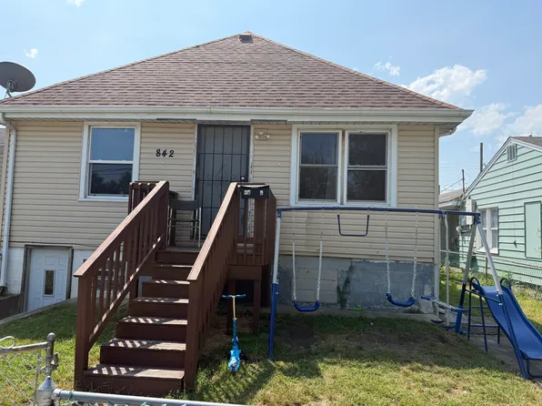 842 Wilcox St, Hammond, IN 46320