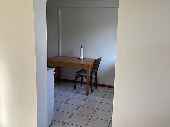 3rd image of 1361 Hyatt Ave #B
