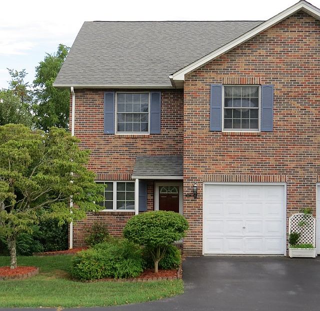 1st image of 680 Thompson Dr