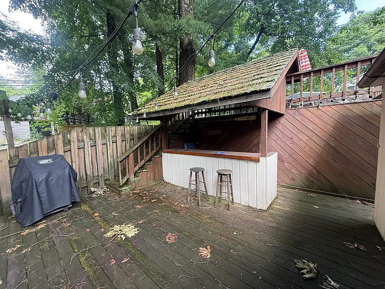 50 Walnut St — Photo 21