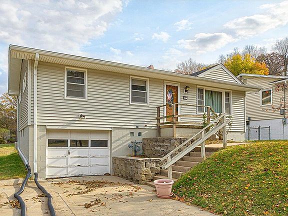 3rd image of 323 Sylvan Dr