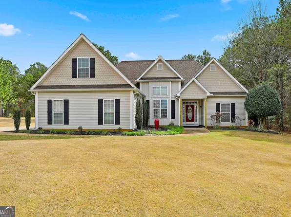 74 Fieldstone Farms Dr, Senoia, GA 30276