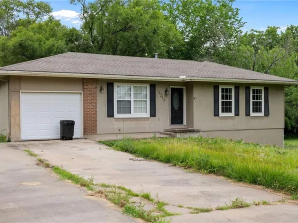 1216 Hines St, Richmond, MO 64085