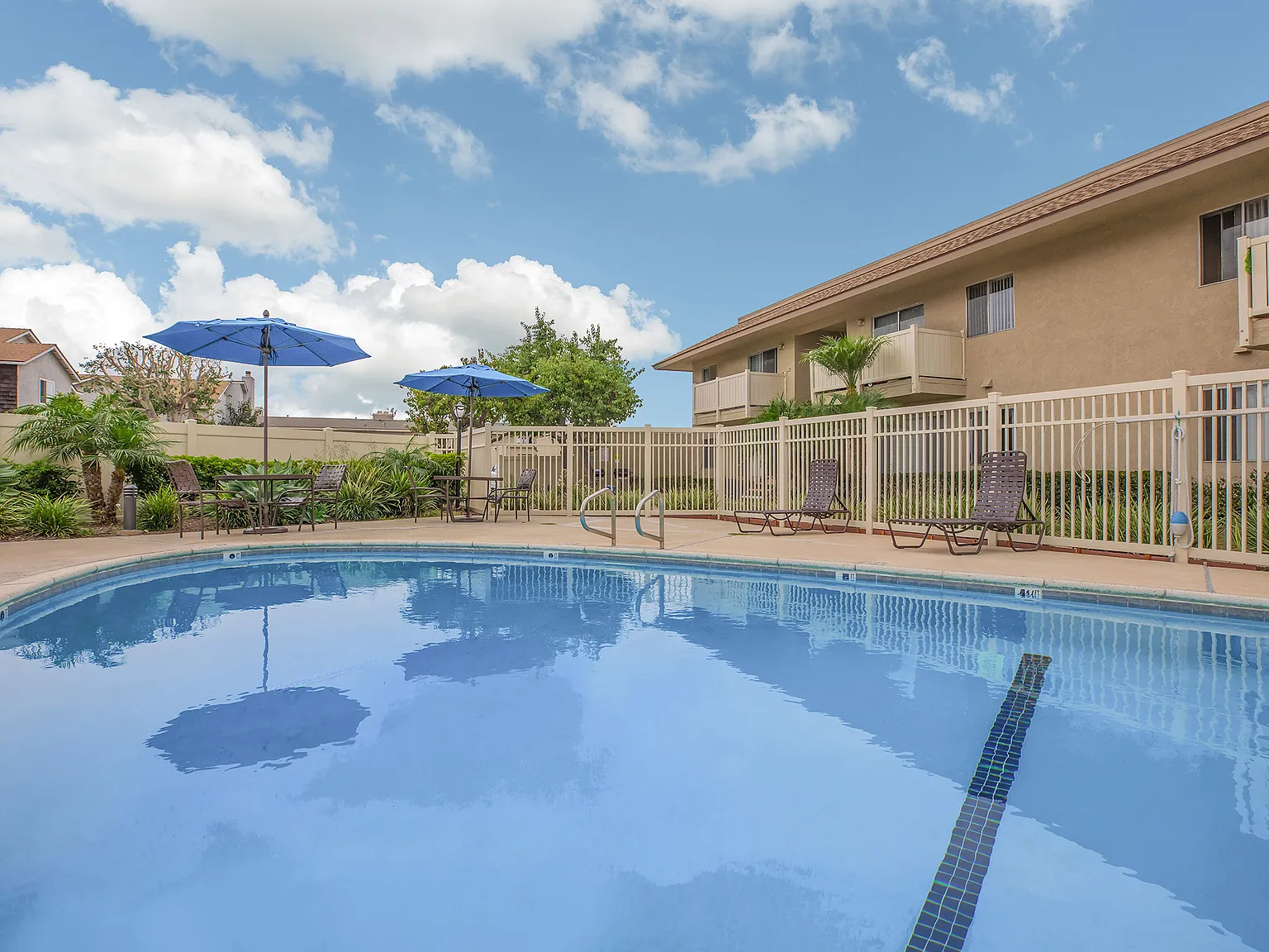 The Monrovia Apartment Homes — Photo 1