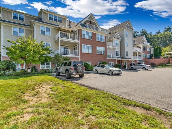 95 Conant St Unit 305, Concord, MA 01742