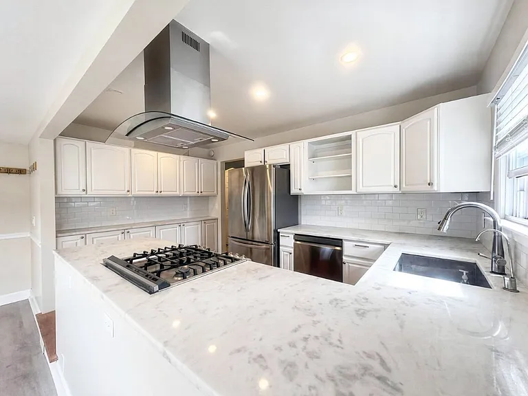 171 New York Ave — Photo 8