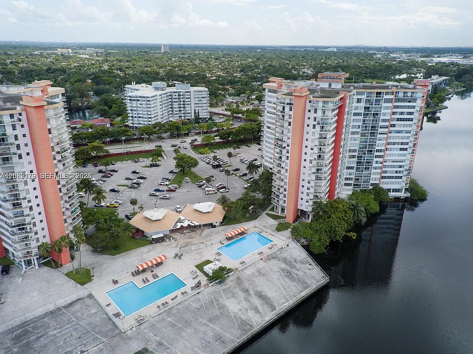 1301 NE Miami Gardens Dr #515W