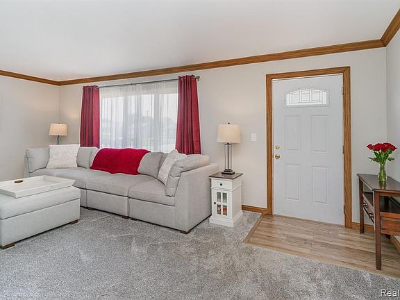 3rd image of 2450 Starlite Dr