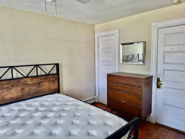 17 Warner St #4 — Photo 2