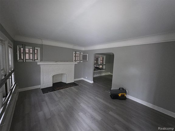 3rd image of 5202 Devonshire Rd