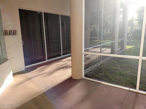 5th image of 2455 Village Ln
