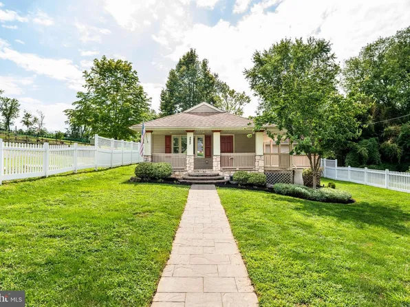 225 Church St, West Conshohocken, PA 19428