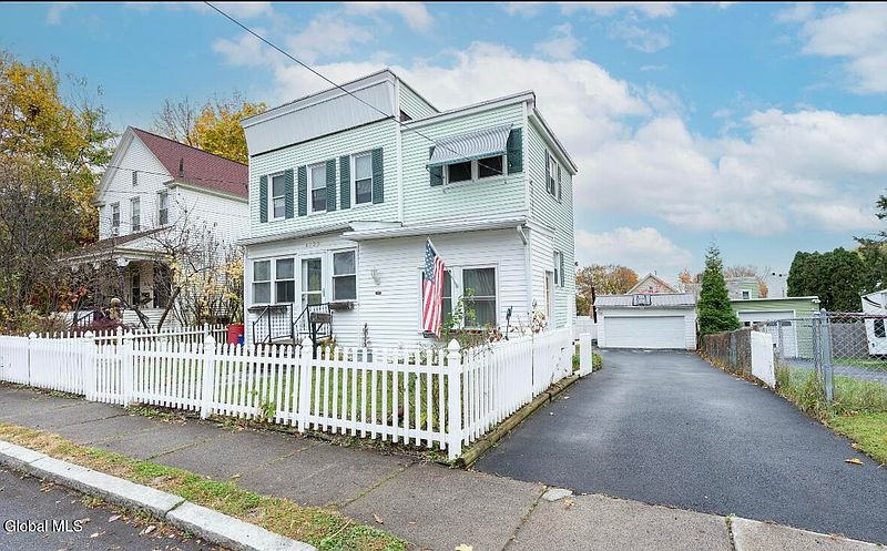 2nd image of 1723 5th Street