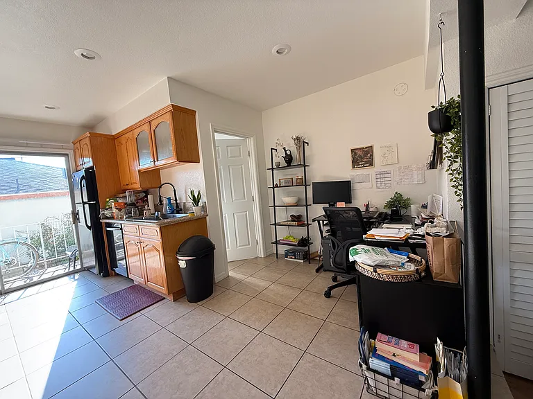 117 E Fairview Blvd #3 — Photo 4