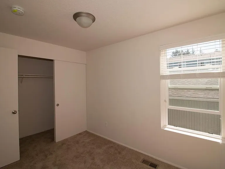 Columbia Crest Townhomes — Photo 22