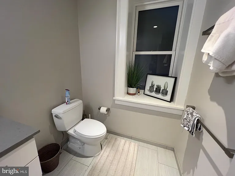 2126 Locust St #1R — Photo 37