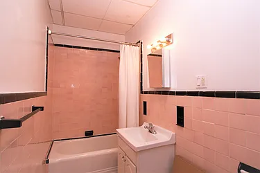 Rented by R New York