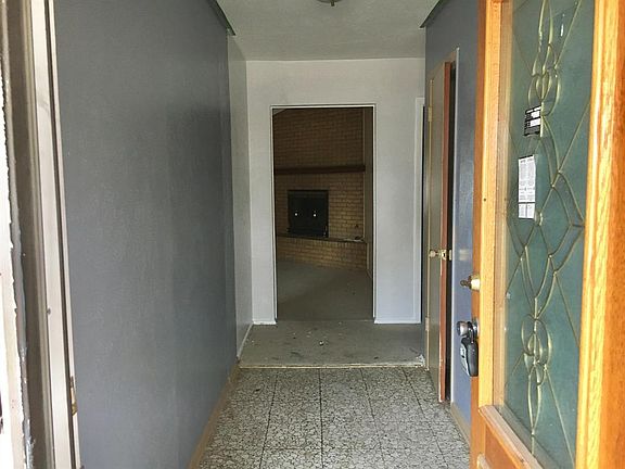 3rd image of 3917 Burkett Dr