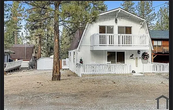 2017 Manzanita Ln