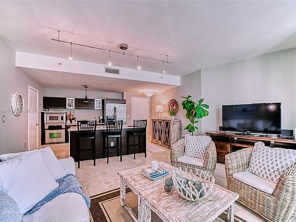 3rd image of 1900 N Bayshore Dr APT 3017