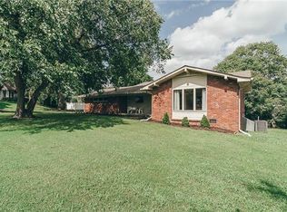 225 Island Dr, Hendersonville, TN 37075