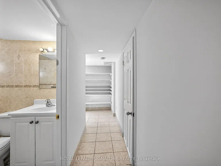 426 Armadale Ave — Photo 47