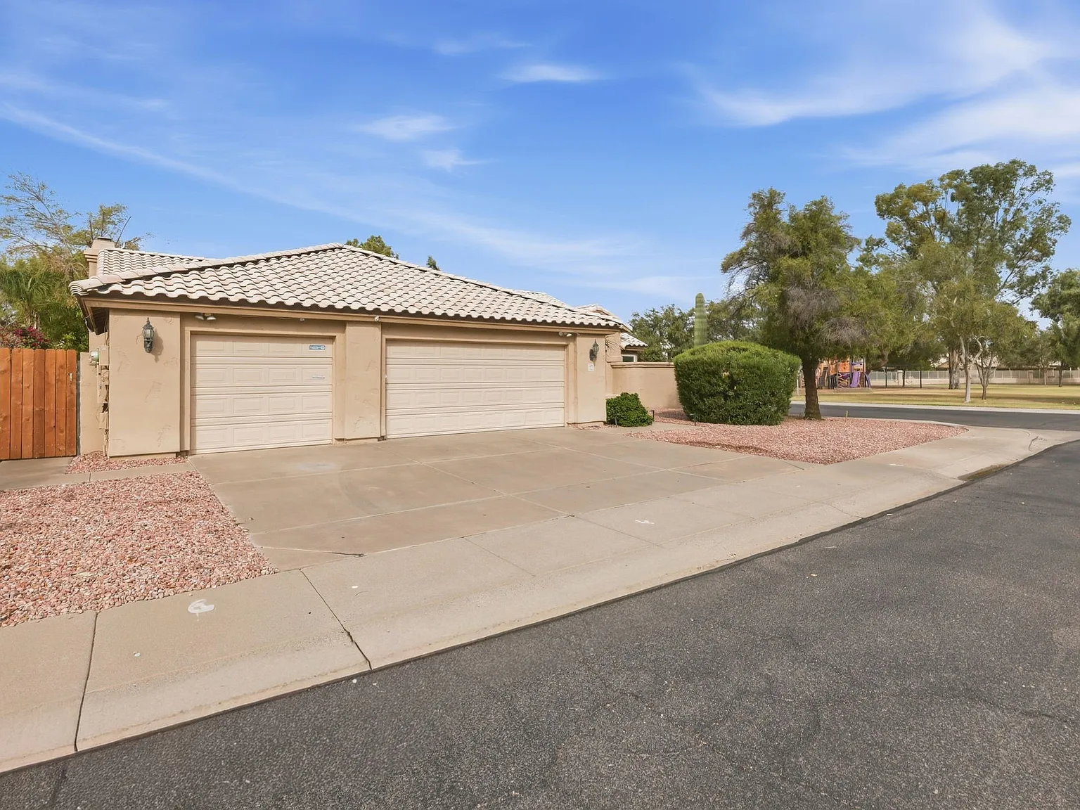 4 bed, 2142 sqft, $3,000 — Photo 4