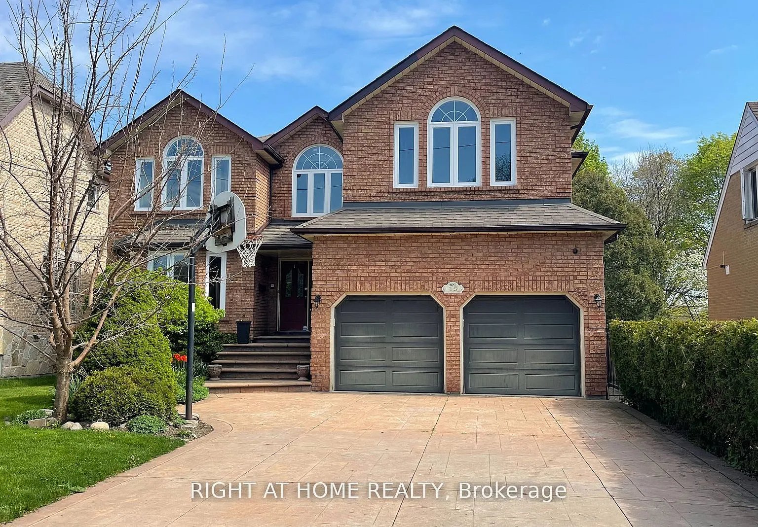 6 bed, $4,900 — Photo 1