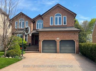 15 Agar Cres, Toronto, ON M9B5A4