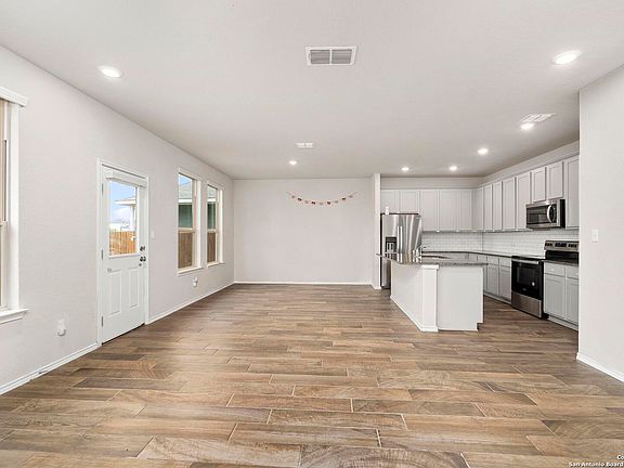 5th image of 7727 Abbey Place
