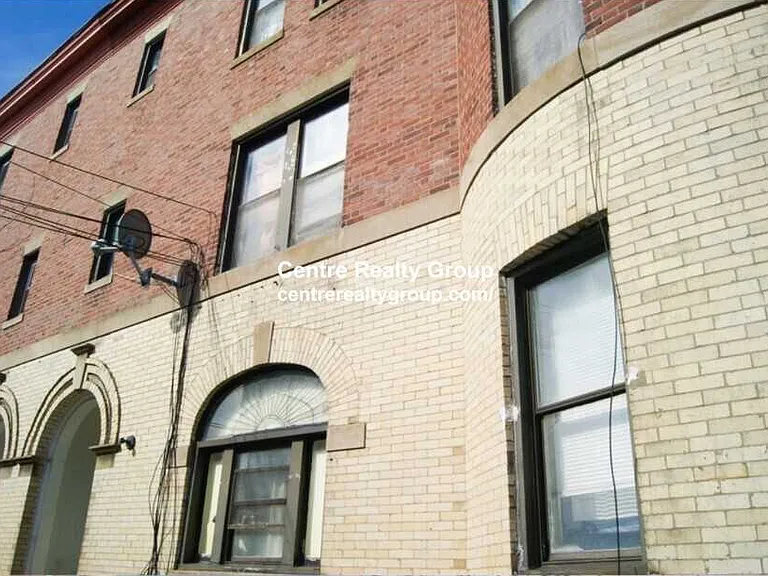 Empire St — Photo 3
