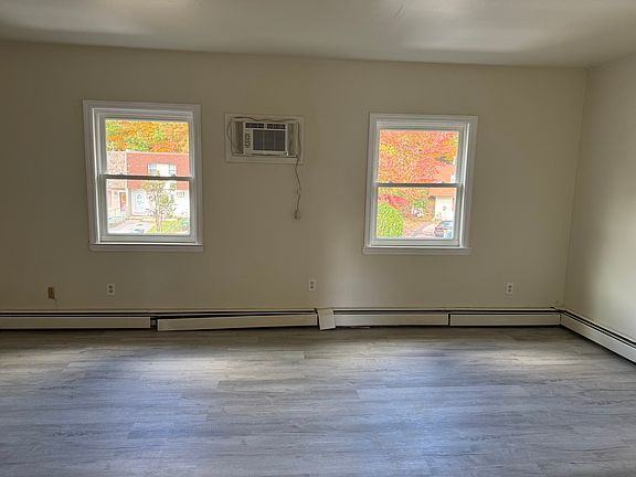 4th image of 65 Sheffield Dr