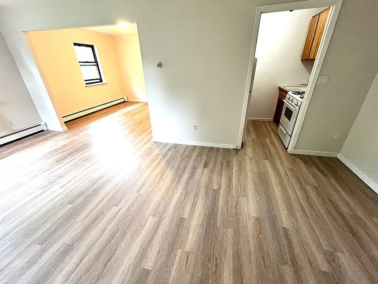 259 Webster Ave #C2 — Photo 9