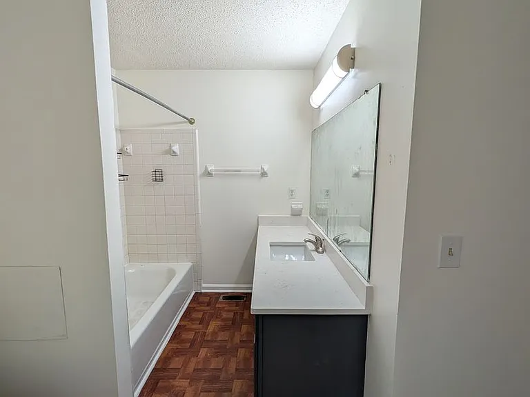 4757 Cheshire Cir — Photo 6