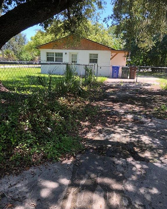 1st image of 1217 N Beaumont Ave