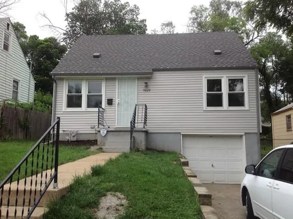 7429 Walrond Ave, Kansas City, MO 64132