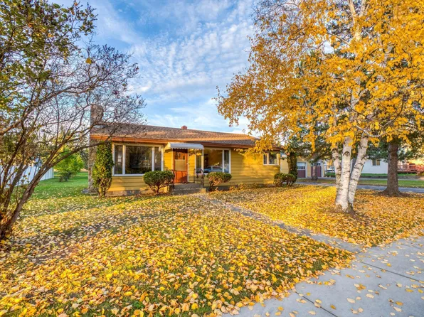 423 4th St NW, Cass Lake, MN 56633