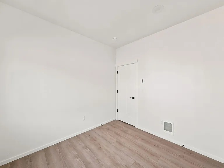 2709 Q Ave — Photo 8