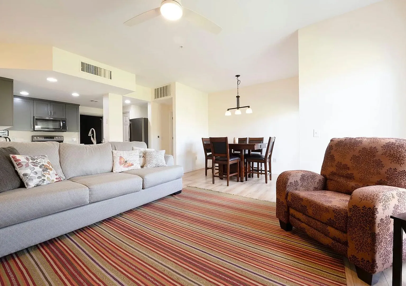 Canyon Creek Condo - Attached Garage - 6 Month Lease - Utilities Included — Photo 3