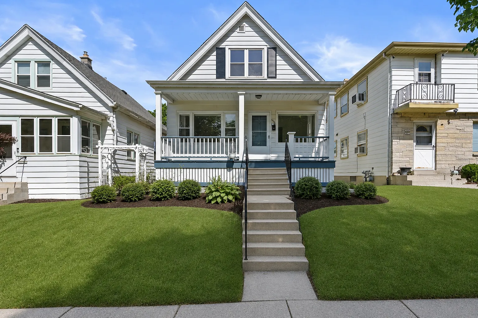3 bed, 1.5 bath, 1208 sqft, $2,295 — Photo 1